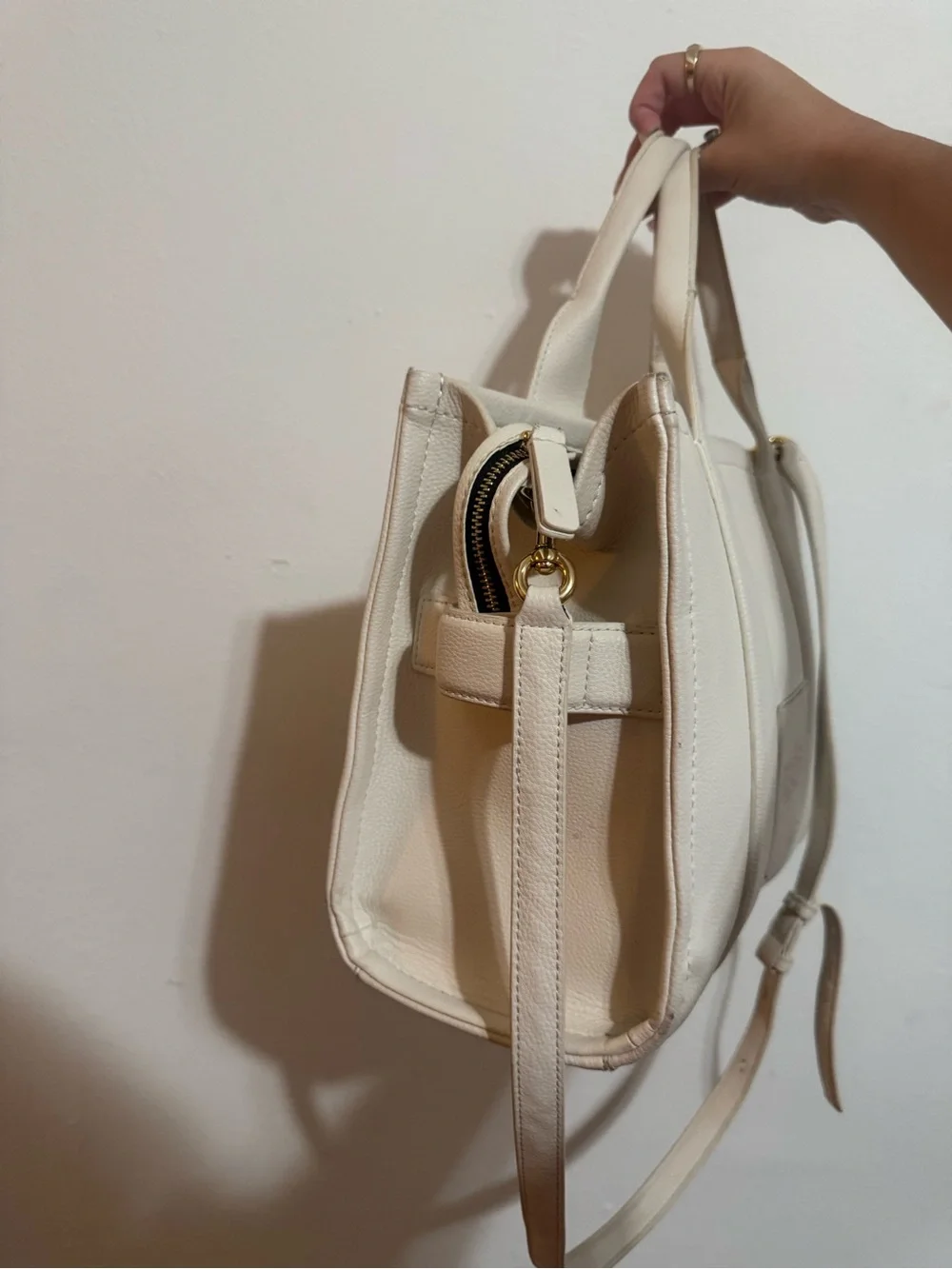 Marc Jacobs The Tote Bag in Beige - Picture 4 of 9